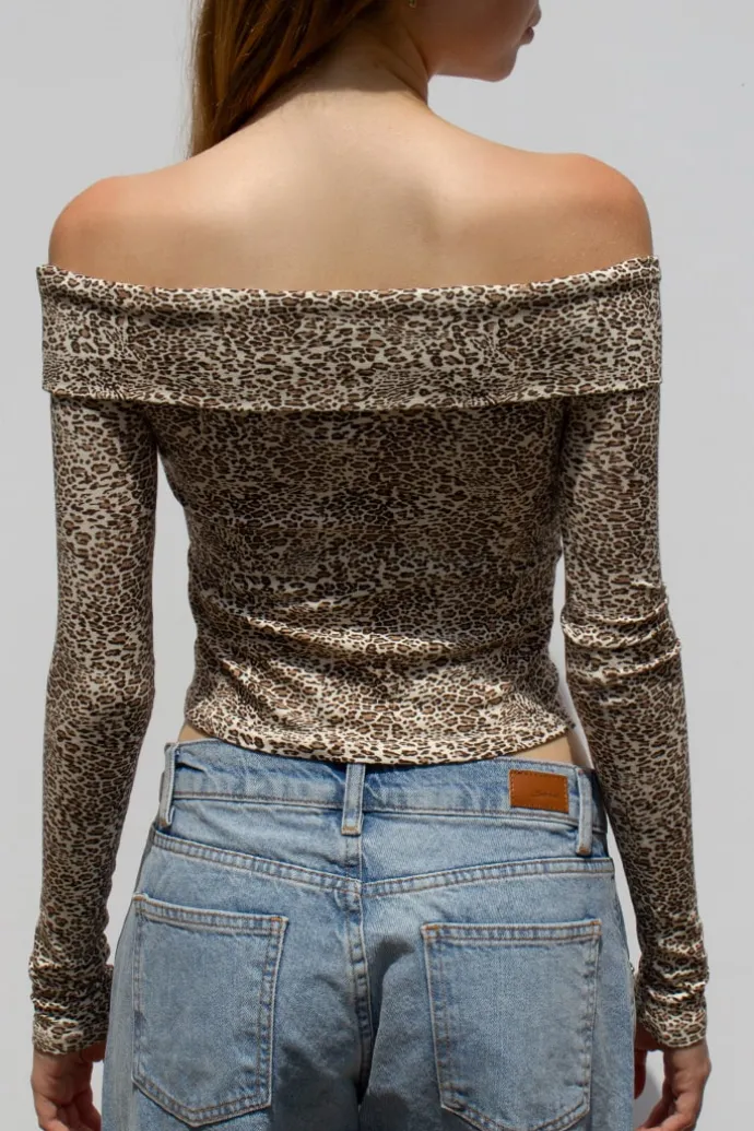 tshirt_off_shoulders_2.webp Donna Subdued T-shirt off shoulders