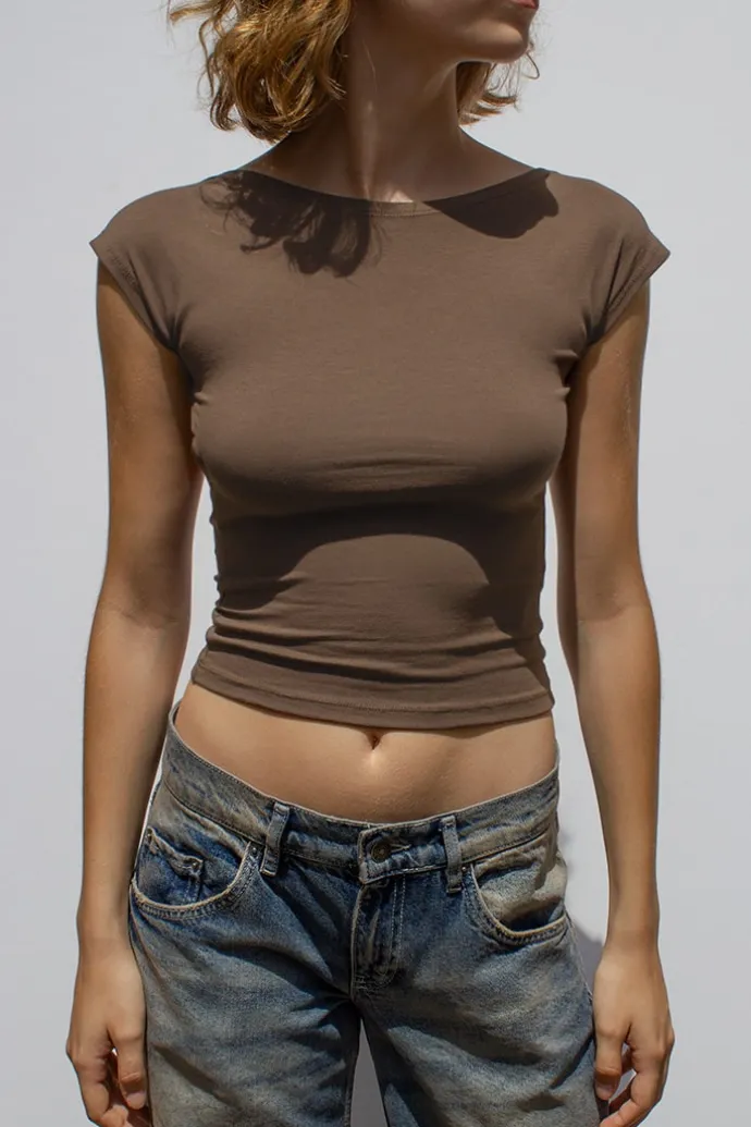 tshirt_scollo_a_barchetta_1.webp Donna Subdued T-shirt scollo a barchetta