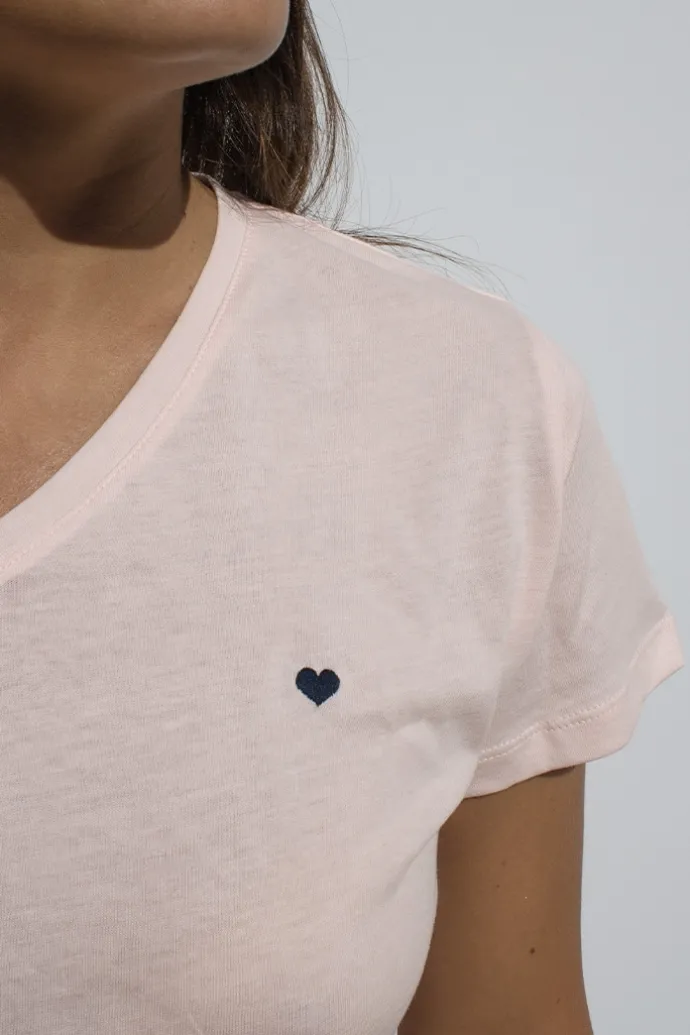 tshirt_scollo_a_v_cuore_3.webp Donna Subdued T-shirt scollo a V cuore